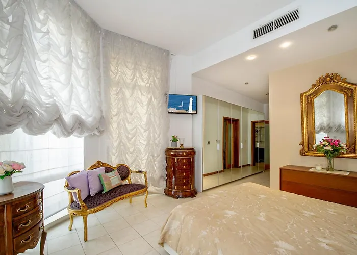 St. Julians Portomaso Marina Antique Apartament