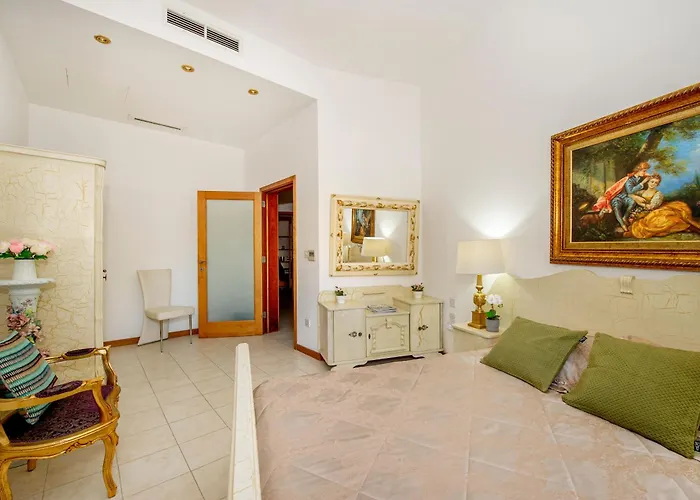 St. Julians Portomaso Marina Antique *