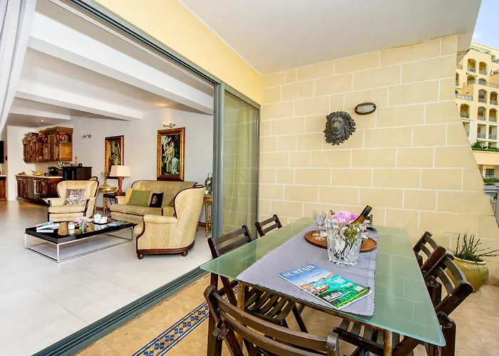 St. Julians Portomaso Marina Antique * Saint Julian's